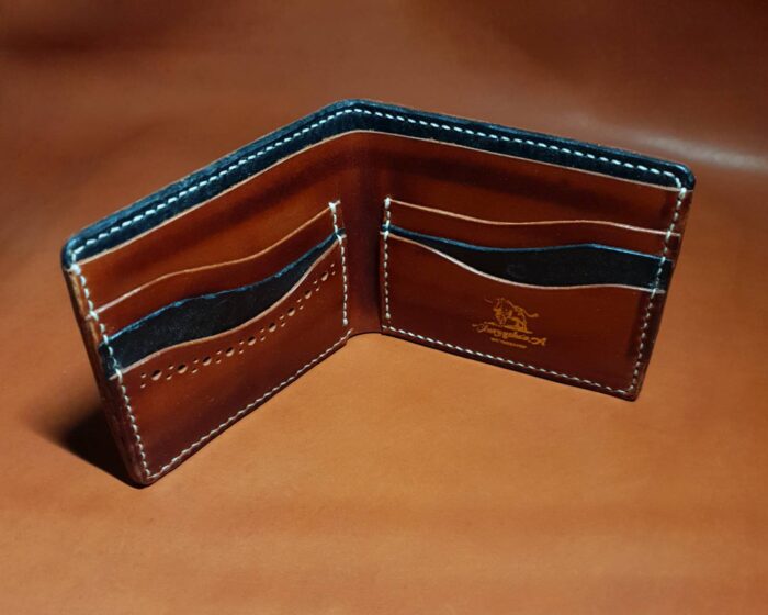 Bifold wallet "Old fellow" Chernyshev`A WORKSHOP Изделия из кожи ручной работы, сделано с душой Автор: Чернышёв Андрей, г. Смоленск Магазин: https://marketcraft.ru/Chernyshev`A