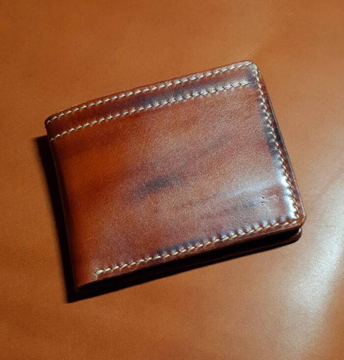 Bifold wallet "Old fellow" Chernyshev`A WORKSHOP Изделия из кожи ручной работы, сделано с душой Автор: Чернышёв Андрей, г. Смоленск Магазин: https://marketcraft.ru/Chernyshev`A