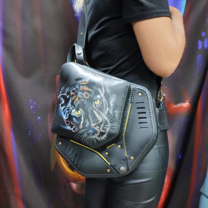 Sumka sling «Pantera» Автор: Дмитрий Девятых, г. Екатеринбург Магазин: https://marketcraft.ru/exclusive_steampunk