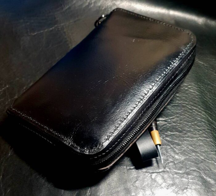 Zipper wallet "Big" Chernyshev`A WORKSHOP Изделия из кожи ручной работы, сделано с душой Автор: Чернышёв Андрей, г. Смоленск Магазин: https://marketcraft.ru/Chernyshev`A