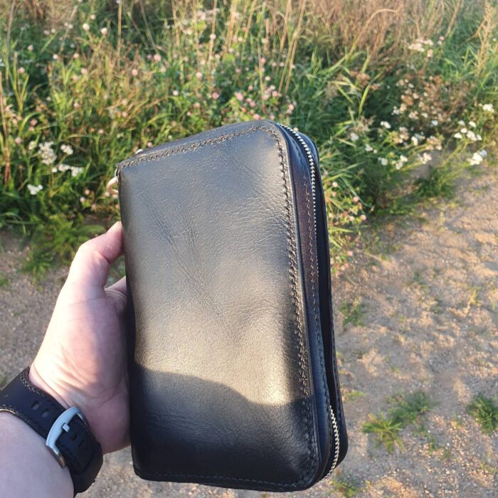 Zipper wallet "Big" Chernyshev`A WORKSHOP Изделия из кожи ручной работы, сделано с душой Автор: Чернышёв Андрей, г. Смоленск Магазин: https://marketcraft.ru/Chernyshev`A