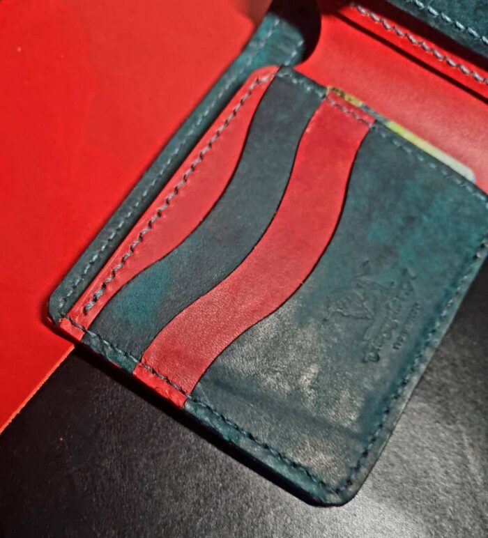 Bifold wallet "Classic" Chernyshev`A WORKSHOP Изделия из кожи ручной работы, сделано с душой Автор: Чернышёв Андрей, г. Смоленск Магазин: https://marketcraft.ru/Chernyshev`A