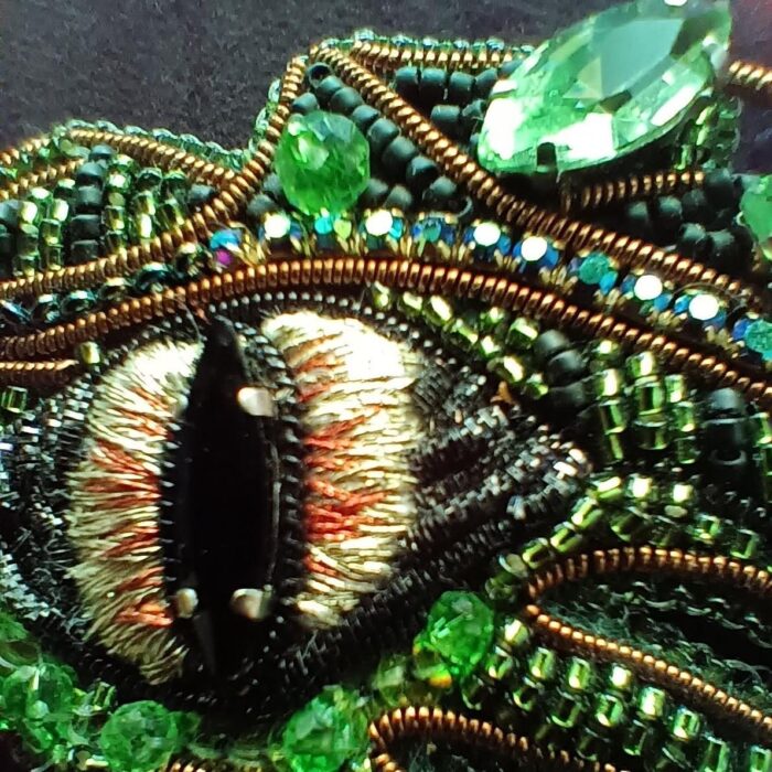 Dragon's Eye Brooch Brosh_from_Lady_Si Бижутерия и аксессуары ручной работы из бисера и натуральных камней Автор: Стёпкина Ирина, г. Краснодар