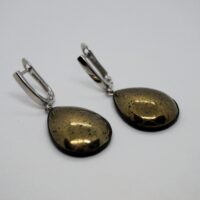 Серьги из кожи с пиритом.