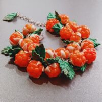 браслеты с ягодами морошки и смородины