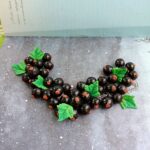 браслеты с ягодами морошки и смородины — изображение 3