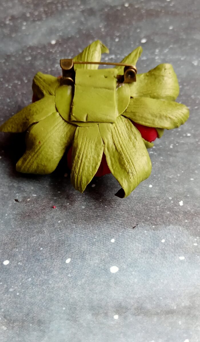 брошь с пионами — изображение 8