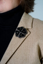 Брошь Клевер черный (на заказ) — изображение 2