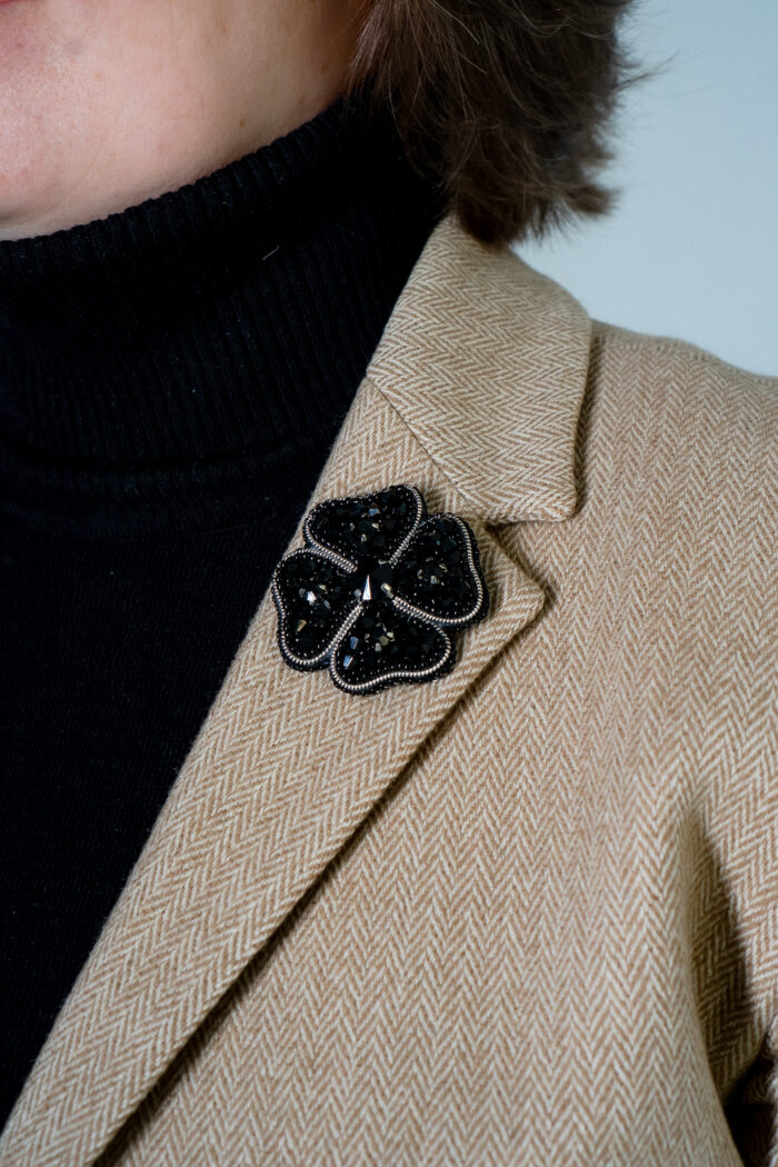 Брошь Клевер черный (на заказ) — изображение 2