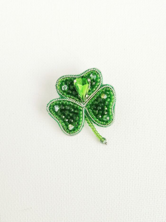 Брошь-малышка клевер трехлистный — изображение 2
