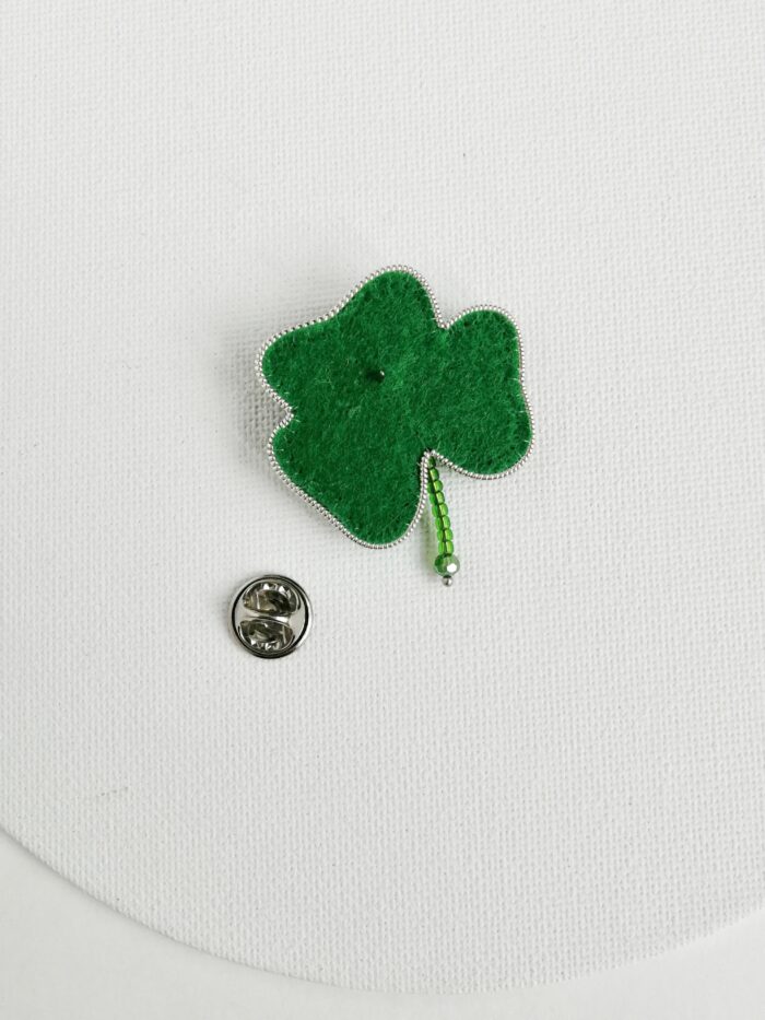 Брошь-малышка клевер трехлистный — изображение 4