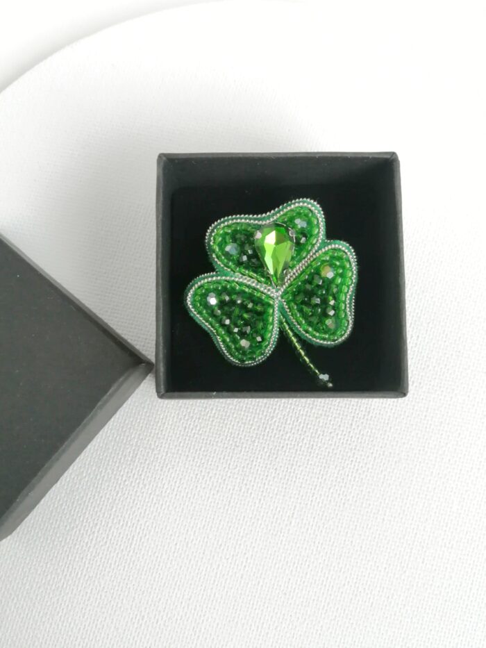 Брошь-малышка клевер трехлистный — изображение 5