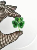 Брошь-малышка клевер трехлистный