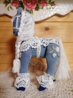 Джинсовая лошадка - символ 2026 года