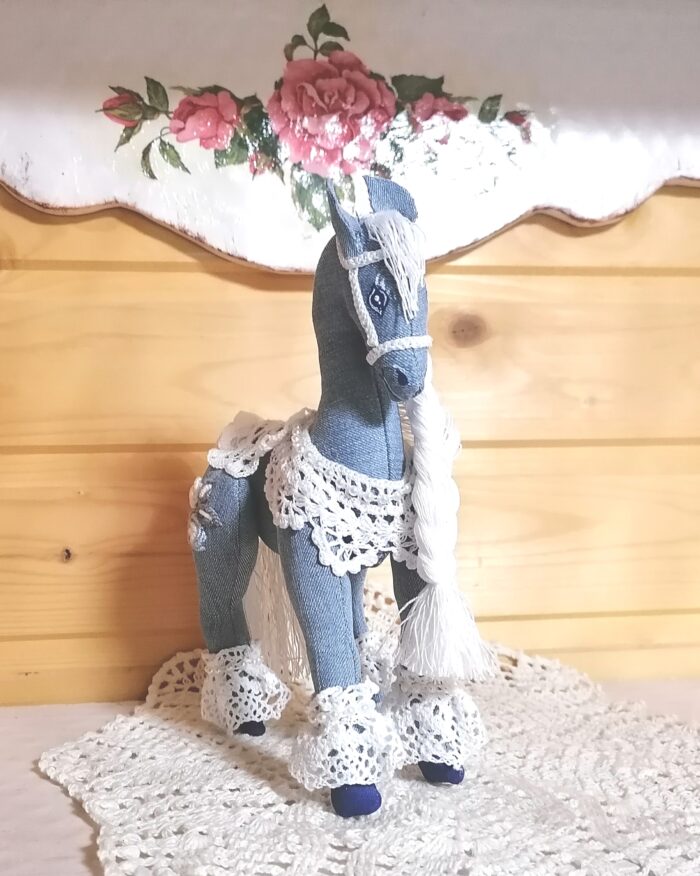 Джинсовая лошадка - символ 2026 года — изображение 3