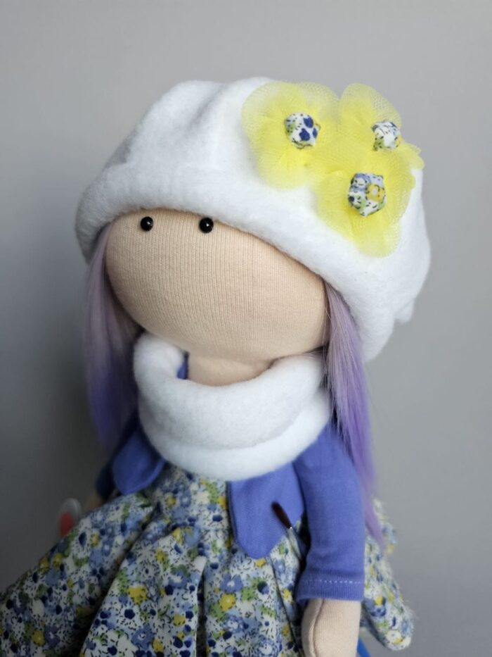 Текстильная кукла Художница — изображение 2