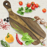 Доски разных форм из ореха