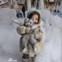 Ватная игрушка "девочка с котенком"
