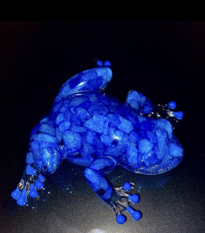 Сувенир лягушка из эпоксидной смолы . — изображение 3