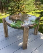 Стол из эпоксидной смолы.