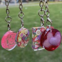 Брелки из эпоксидной смолы.