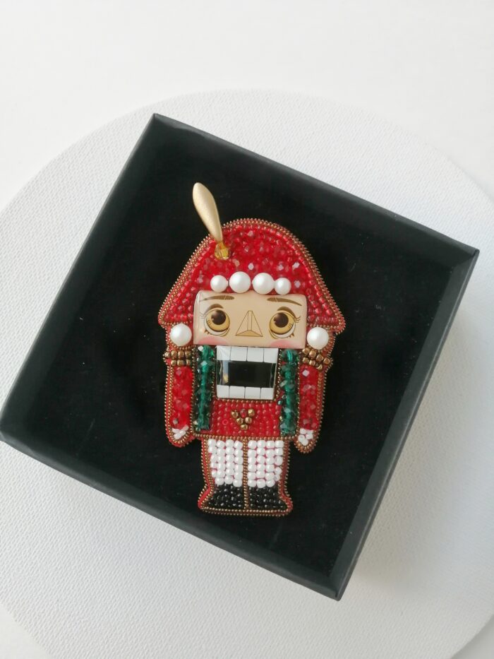 Брошь Щелкунчик — изображение 2