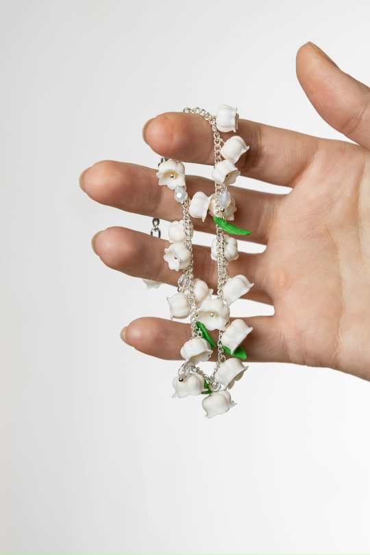 LwYjp35DIu7e1SNwi0PzZMNyFHPgC7iHe6AjEutG21AkzhRZKxMRAwBeBthVvco4fJDWqT7vEH1BeaiUmflpfK81 Браслет с ландышами — изображение 1