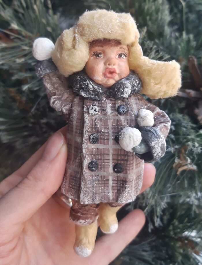 Ватная игрушка "Мальчик со снежком" — изображение 2