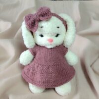 Вязаная игрушка «Зайка Милка»
