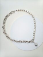 Колье с белым жемчугом