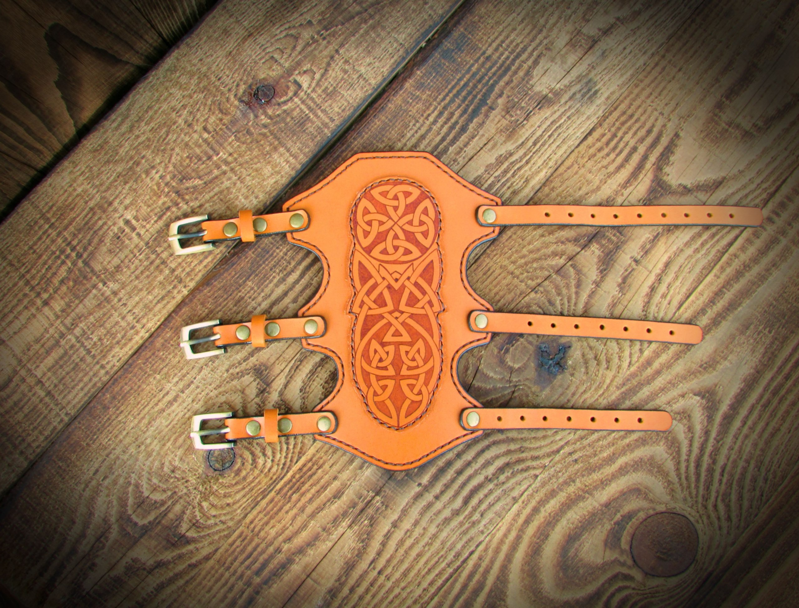 photo_5429406951198018598_w Крага для лучника — изображение 1