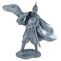 Коллекционная фигурка «Княжеский дружинник с ловчей птицей. Русь, 10 век» представляет собой детализированное изображение воина княжеской дружины конца X века. Фигурка выполнена из олова и отличается высокой степенью проработки деталей.