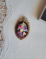 Брошь-кулон с вышивкой