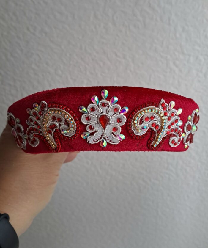 Кокошник ручной работы из бархата, венец в русском стиле — изображение 6
