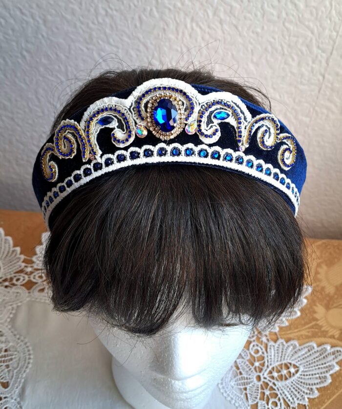 Кокошник ручной работы из бархата, венец в русском стиле — изображение 2