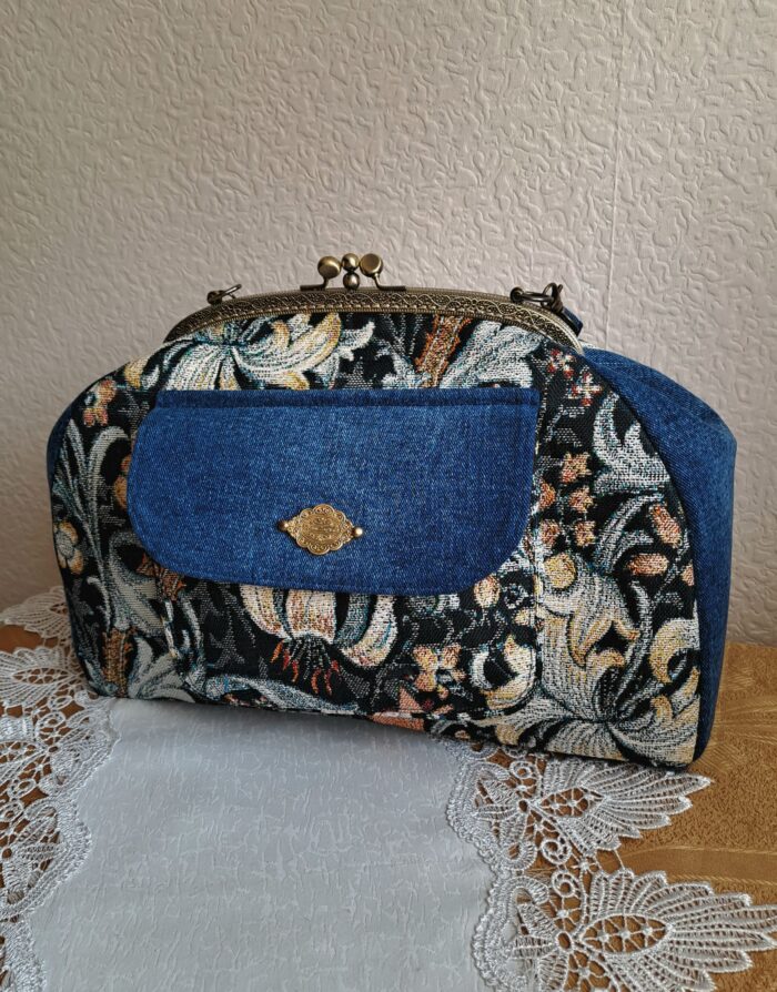 Сумка ручной работы с двойным фермуаром из гобеленовой и джинсовой ткани — изображение 4