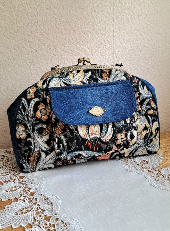Сумка ручной работы с двойным фермуаром из гобеленовой и джинсовой ткани — изображение 6