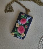 Кулон на цепочке с ручной объемной вышивкой — изображение 5