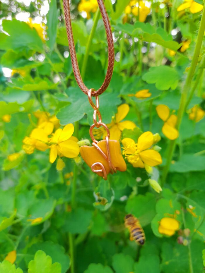 Кулон "Бабочка" с яшмой мукаит — изображение 3