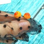 Серьги-гвоздики с морошкой — изображение 2