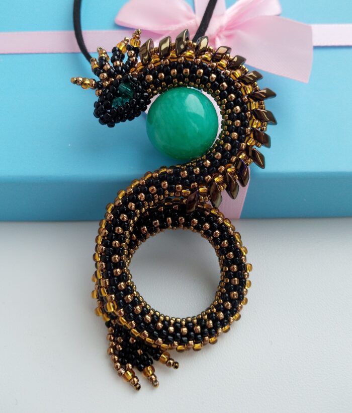 Кулон из бисера Дракон — изображение 8