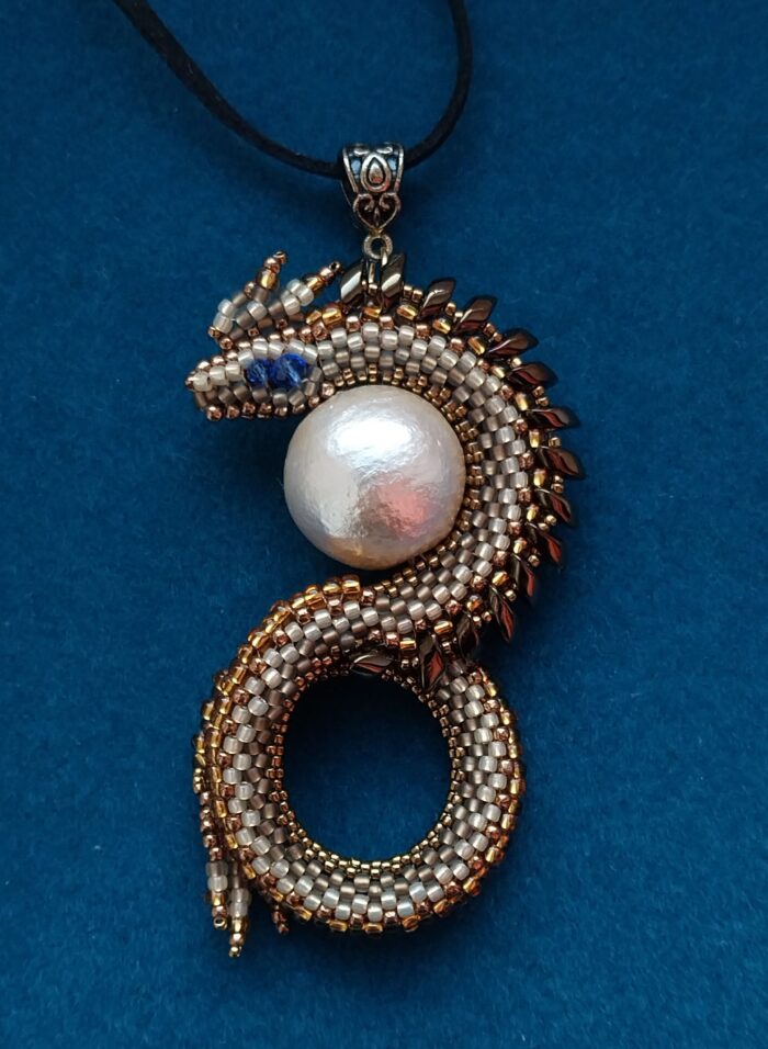 Кулон из бисера Дракон — изображение 7