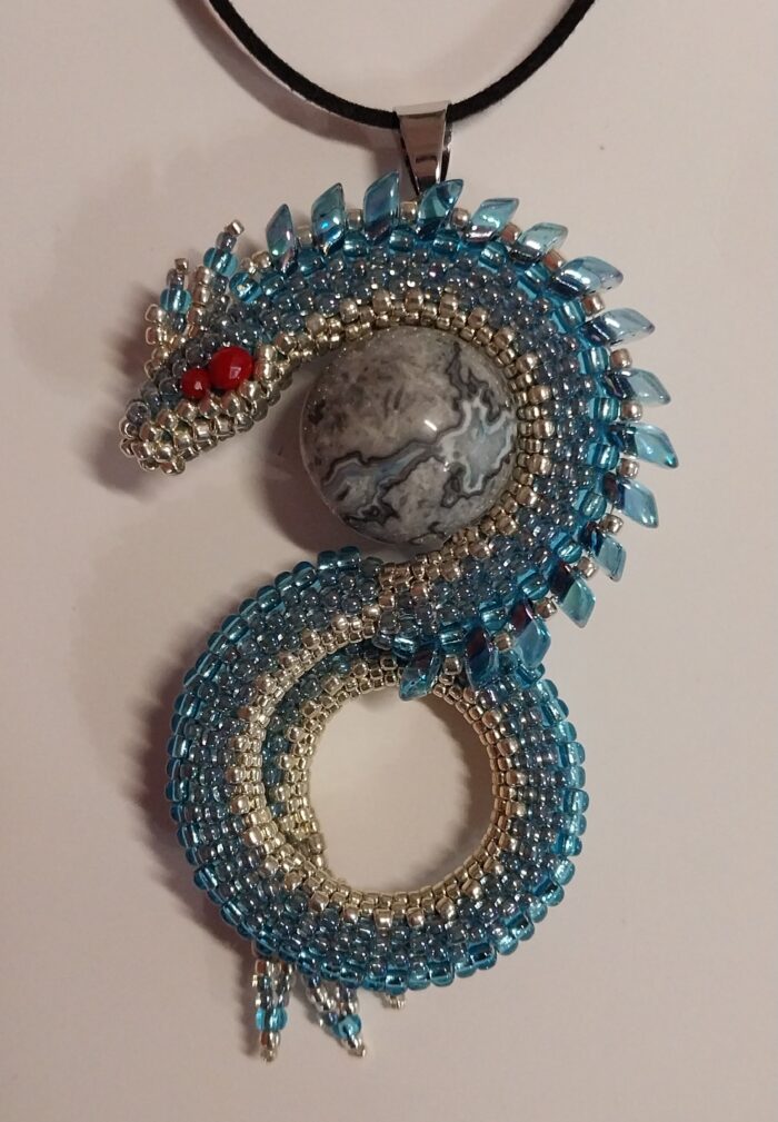 Кулон из бисера Дракон — изображение 5