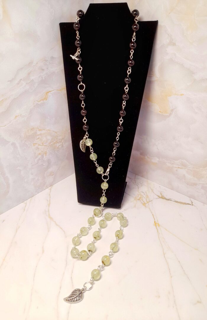 Колье-трансформер с гранатом и пренитом — изображение 3