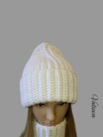 Шапка с отворотом зимняя, женская, крючком крупной вязкой — изображение 3