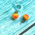 Серьги-гвоздики с морошкой — изображение 4