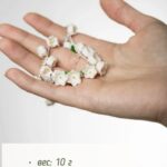 Добавьте в свой образ нежность и весенний шарм с нашим браслетом ручной работы из полимерной глины с ландышами!