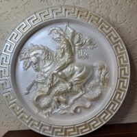 Панно из гипса «Георгий Победоносец» — интерьерный декор ручной работы