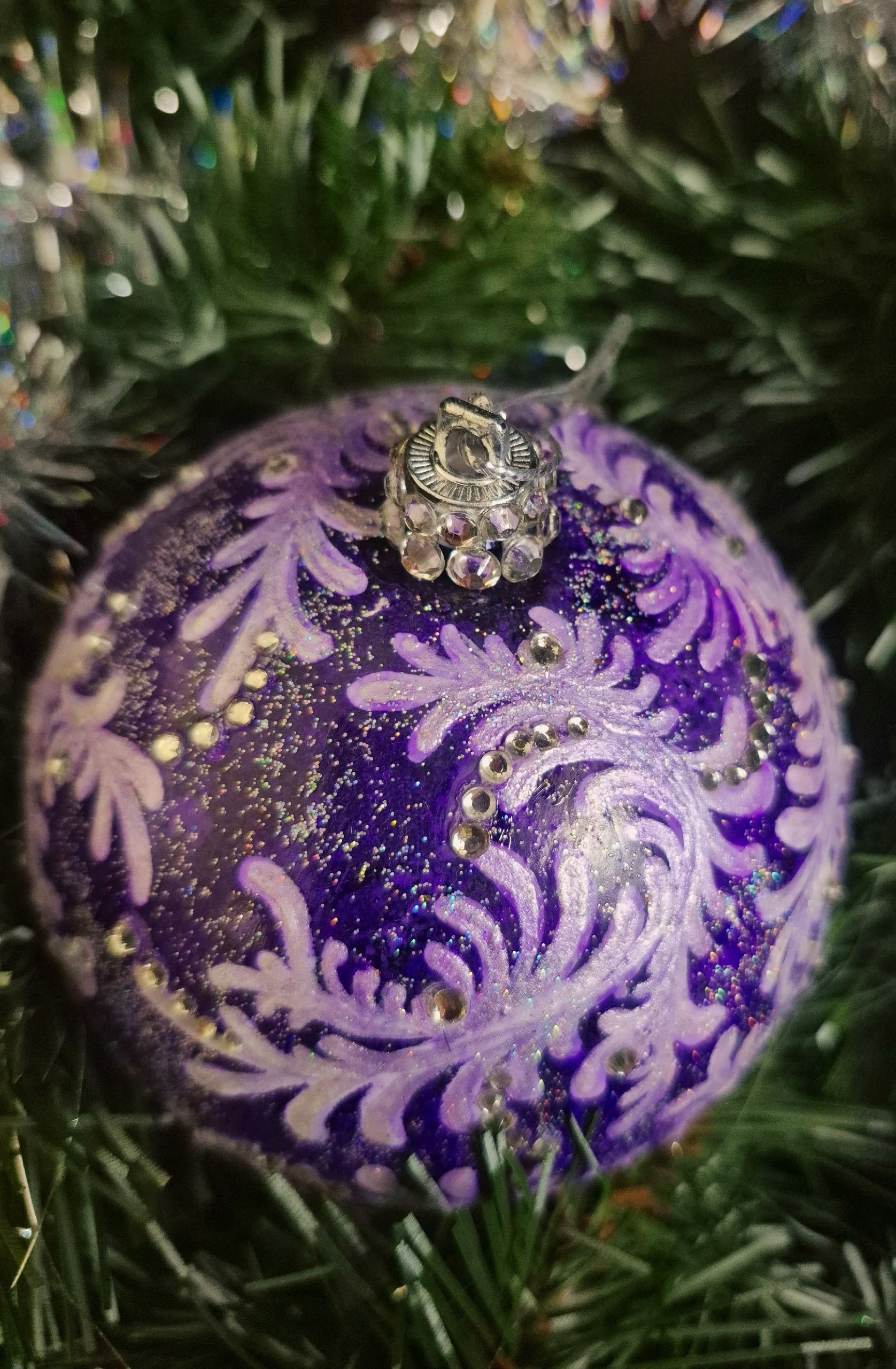 Фиолетовый шар Ёлочная игрушка Новогодний шар — изображение 1
