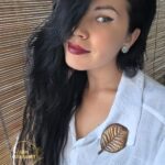 Эта изысканная брошь в форме листа скумпии, словно сошедшая со страниц волшебной сказки, станет прекрасным дополнением к любому наряду. Техника гальванопластики позволила с поразительной точностью передать каждую прожилку, сохранив природную изящность контура.